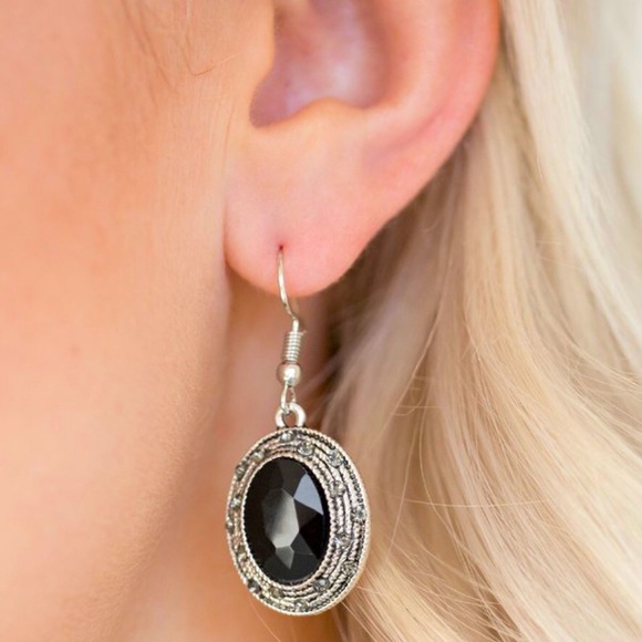 paparazzi Jewelry - East Side Etiquette - Black Earrings